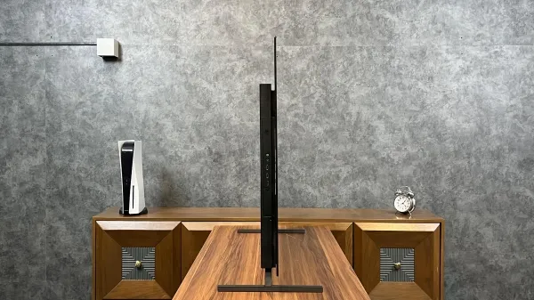 ضخامت تلویزیون سونی A80J