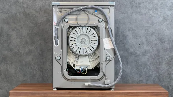 نمای خلفی لباسشویی ال جی FH4G6TDY6