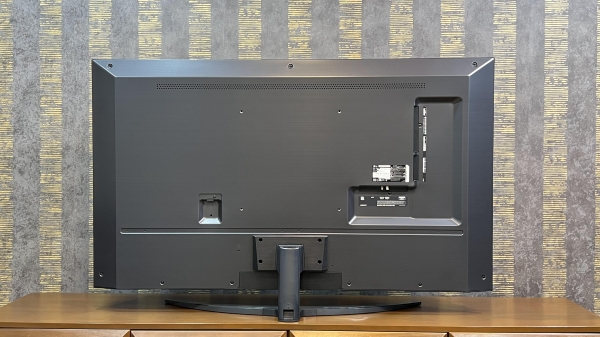 نمای پشتی تلویزیون NANO82