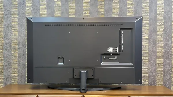 نمای پشتی تلویزیون NANO82