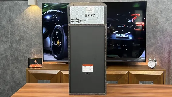 نمای پشتی سیستم صوتی ال جی XBOOM ON7