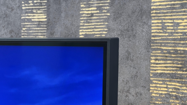 قاب تلویزیون UQ8100