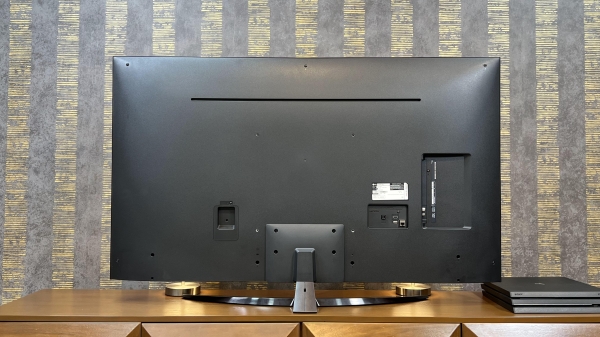 قاب پشتی تلویزیون ال جی UQ9100