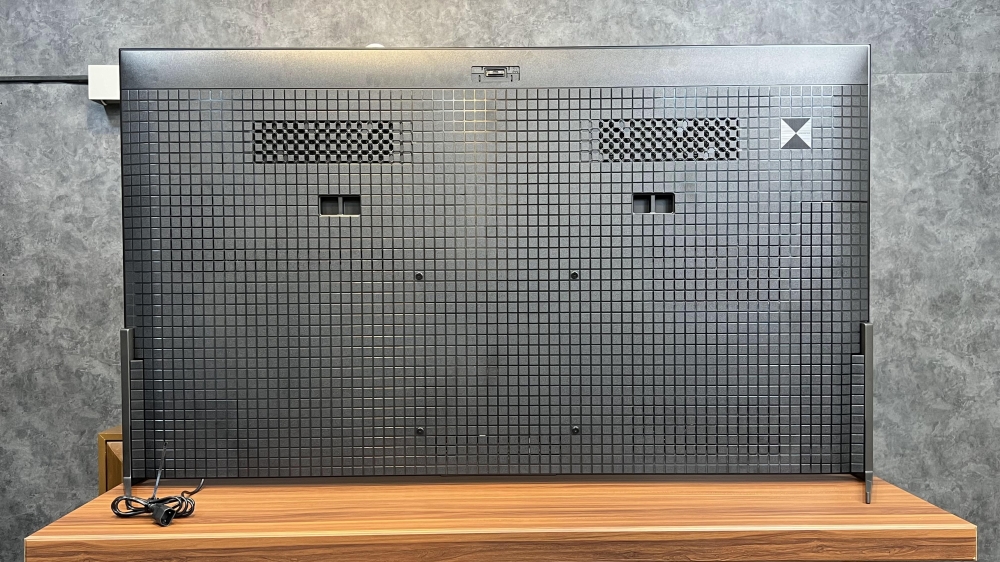 نمای پشتی تلویزیون سونی A95L