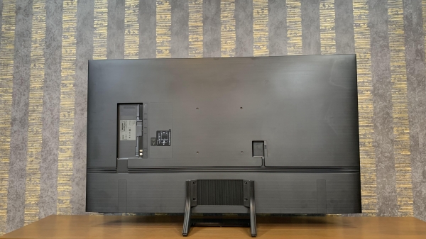 نمای پشتی تلویزیون سامسونگ BU8500