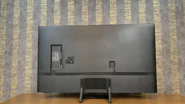 نمای پشتی تلویزیون سامسونگ BU8500