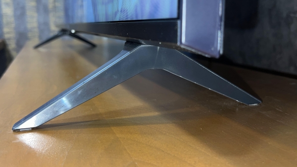 نوع پایه تلویزیون ال جی UR8000