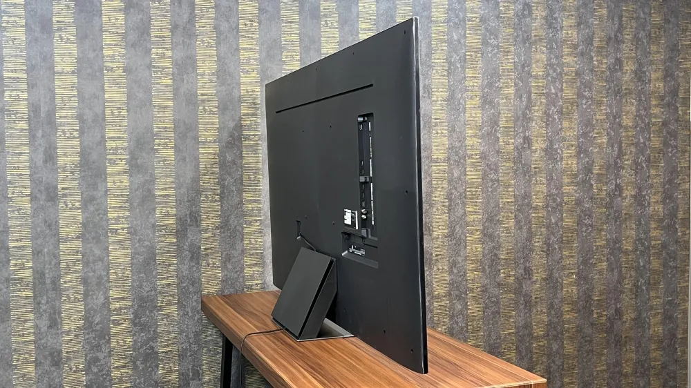 ضخامت تلویزیون ال جی QNED81