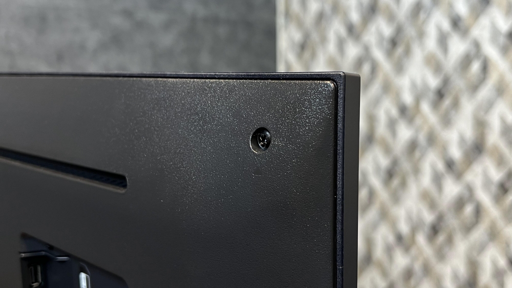 حاشیه تلویزیون ال جی QNED80