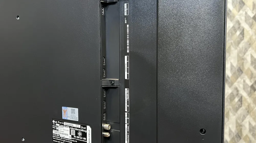 پورت‌های ورودی تلویزیون ال جی QNED80