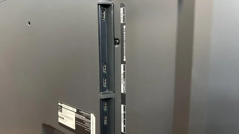 پورت‌های ورودی تلویزیون ال جی QNED7S